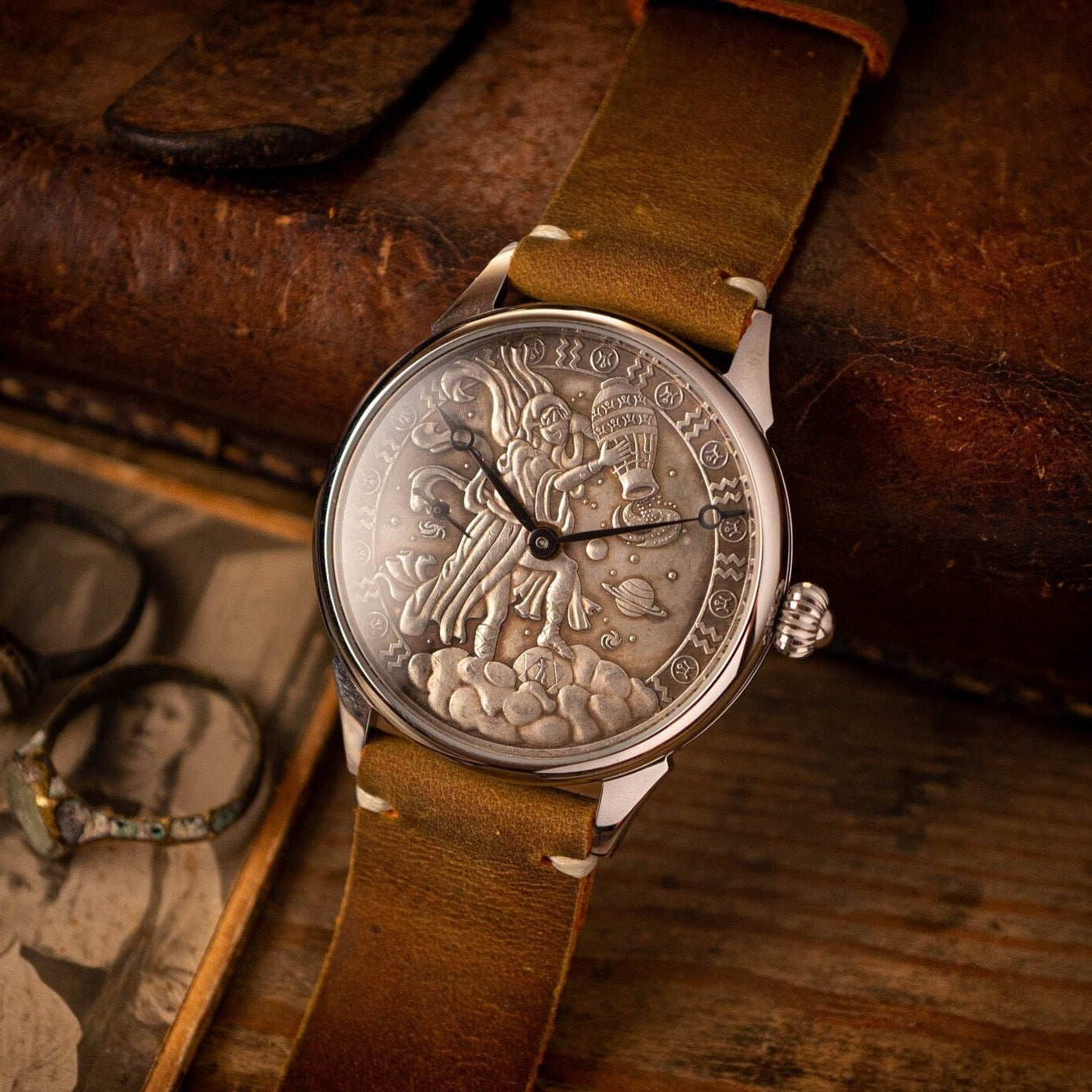 VINTAGE WATCH " Aquarius zodiac signs " 1980s