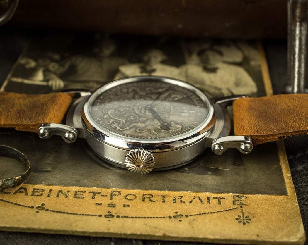 VINTAGE WRIST WATCH 1980s